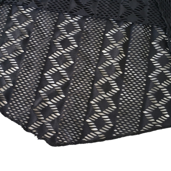 Becca Black Crochet Two Piece Bikini Top S And Bottoms XS - Picture 7 of 15